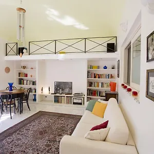 Domus Osterio Magno , Cefalu Italy
