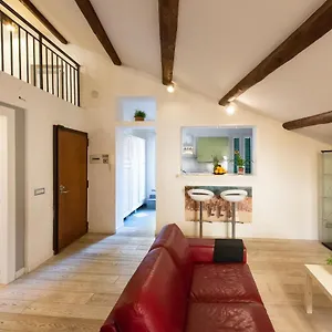 Casajusta Trastevere , Rome Italy